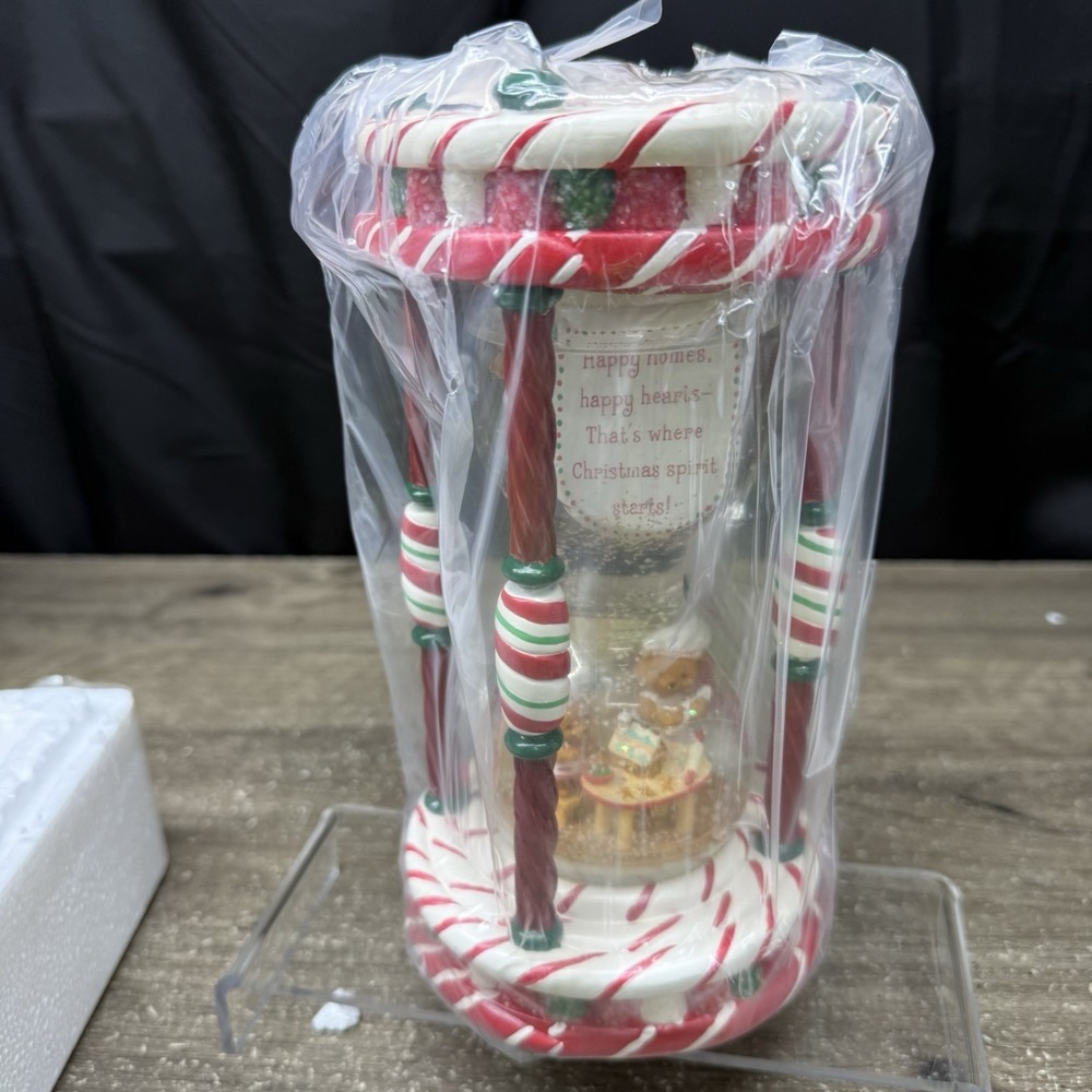 Hallmark Keepsake 2005 The Seasons Sweet Delight Snow Globe Hourglass Christmas